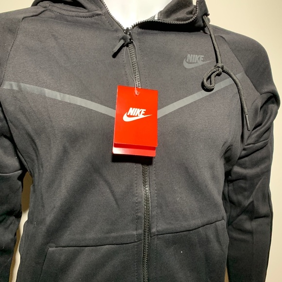 Nike Tech Fleece jackets Black - Picture 4 of 4